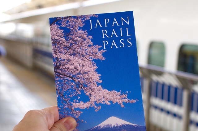 Du lịch Nhật Bản tiết kiệm hơn với JR Pass